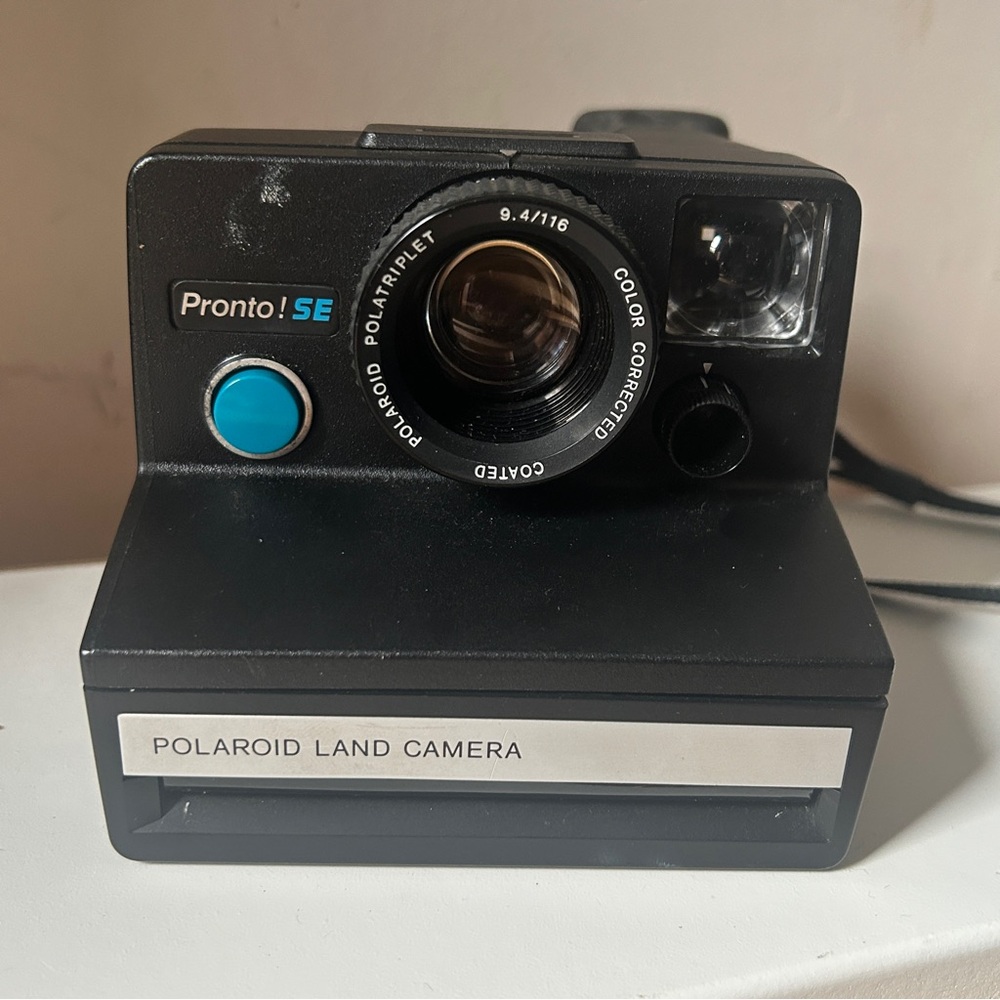Polaroid Pronto! SE SX-70 Instant Land Camera with Strap - Untested